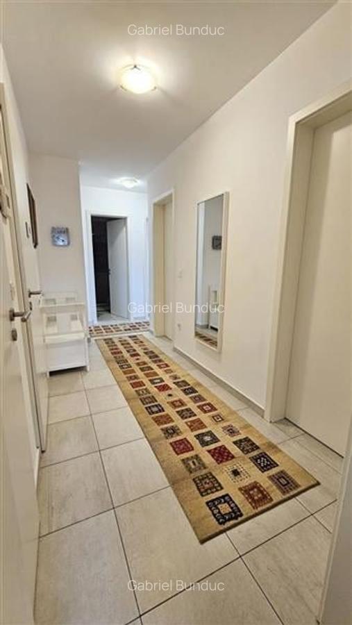 Apartament cu 3 camere decomandat, mobilat în Tractorul - 6