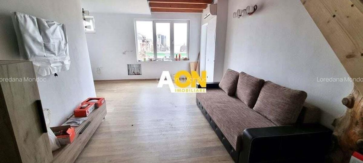 De vanzare apartament 3 camere, scara interioara, Centru - 2