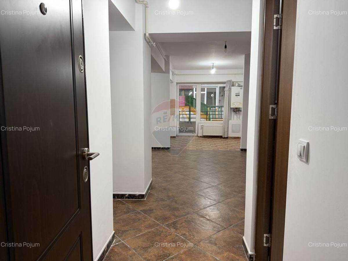 Apartament cu 3 camere de vanzare cu loc de parcare, Calea Barladului - 10