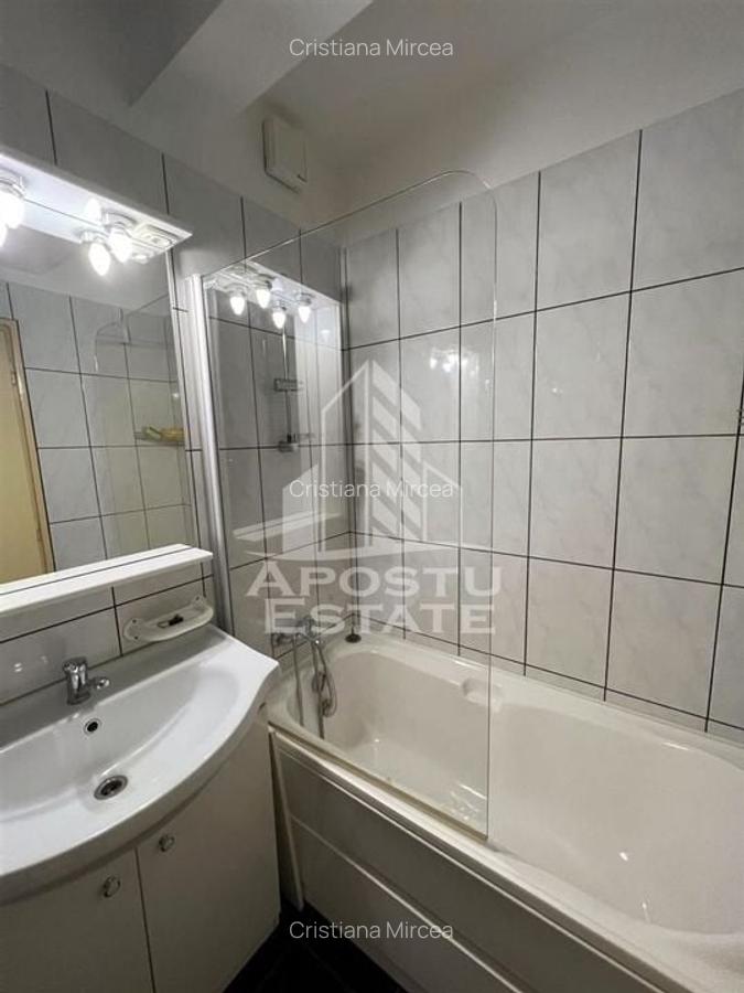 Apartament cu 3 camere semidecomandat în Central - 5