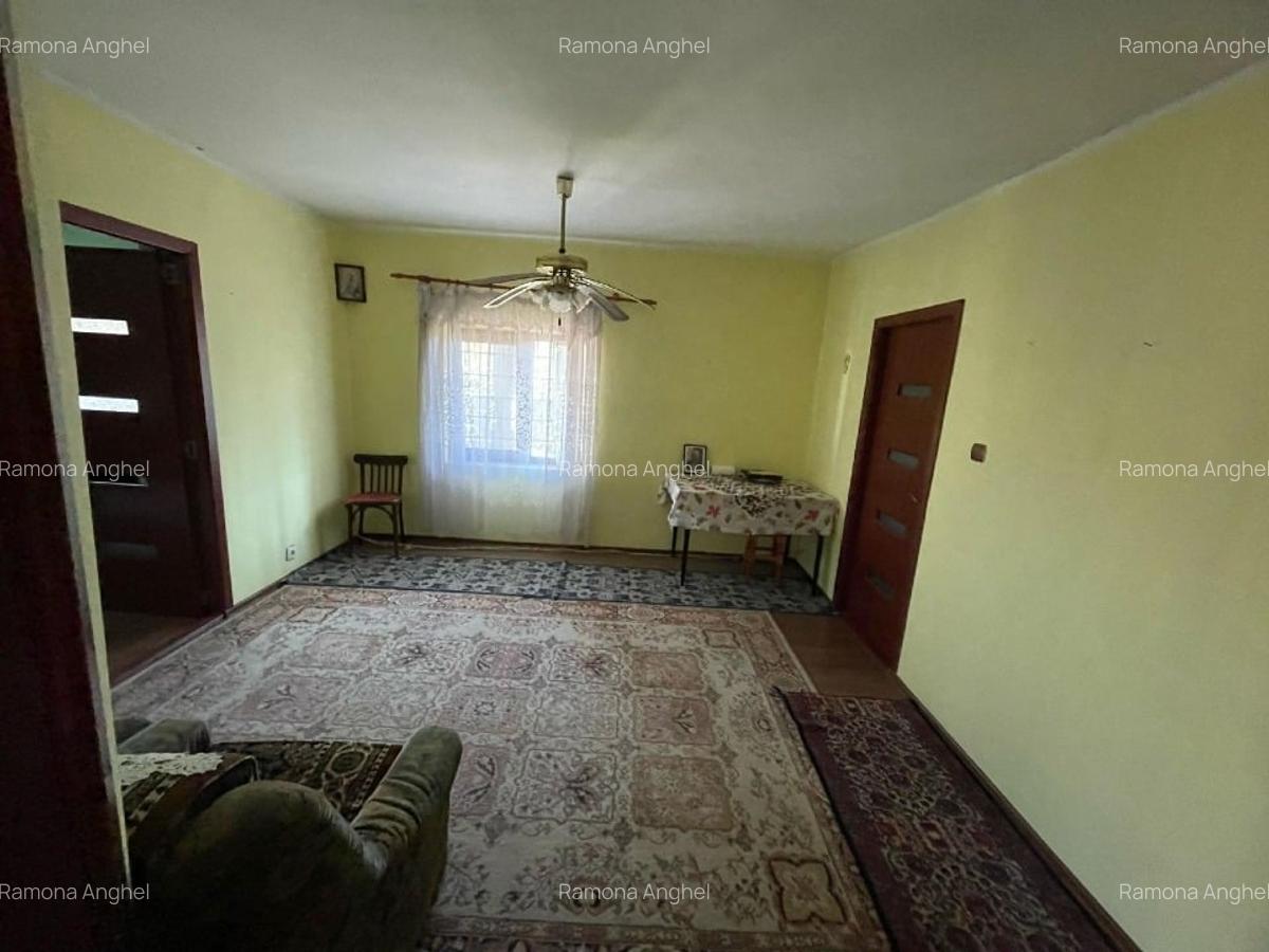 Casă cu 5 camere în Foltești - 8