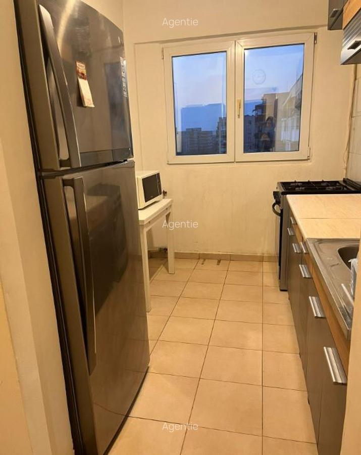 Bdul. Tineretului, vis - a- vis de Park, Apartament 2 camere. - 3