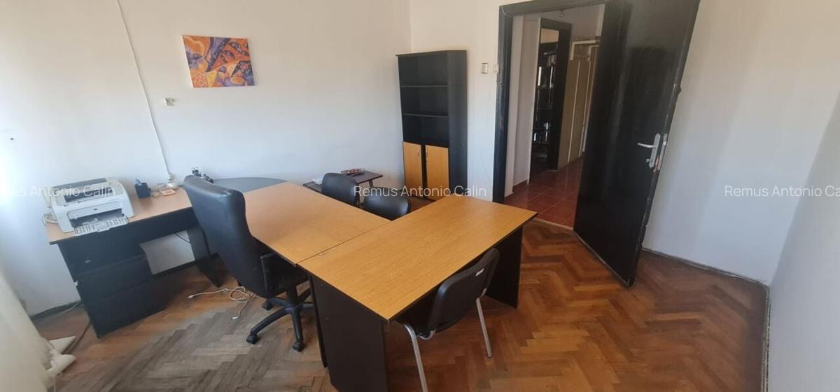 Cartierul Armenesc Ultracentral Apartament 4 camere - 3