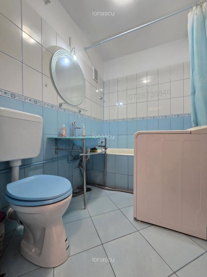 Bulevardul Decebal stradal, langa Metrou Piata Muncii - 7