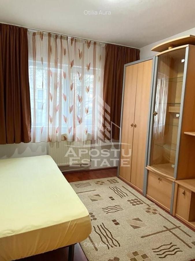 Apartament cu 4 camere,decomandat in zona Lipovei - 4