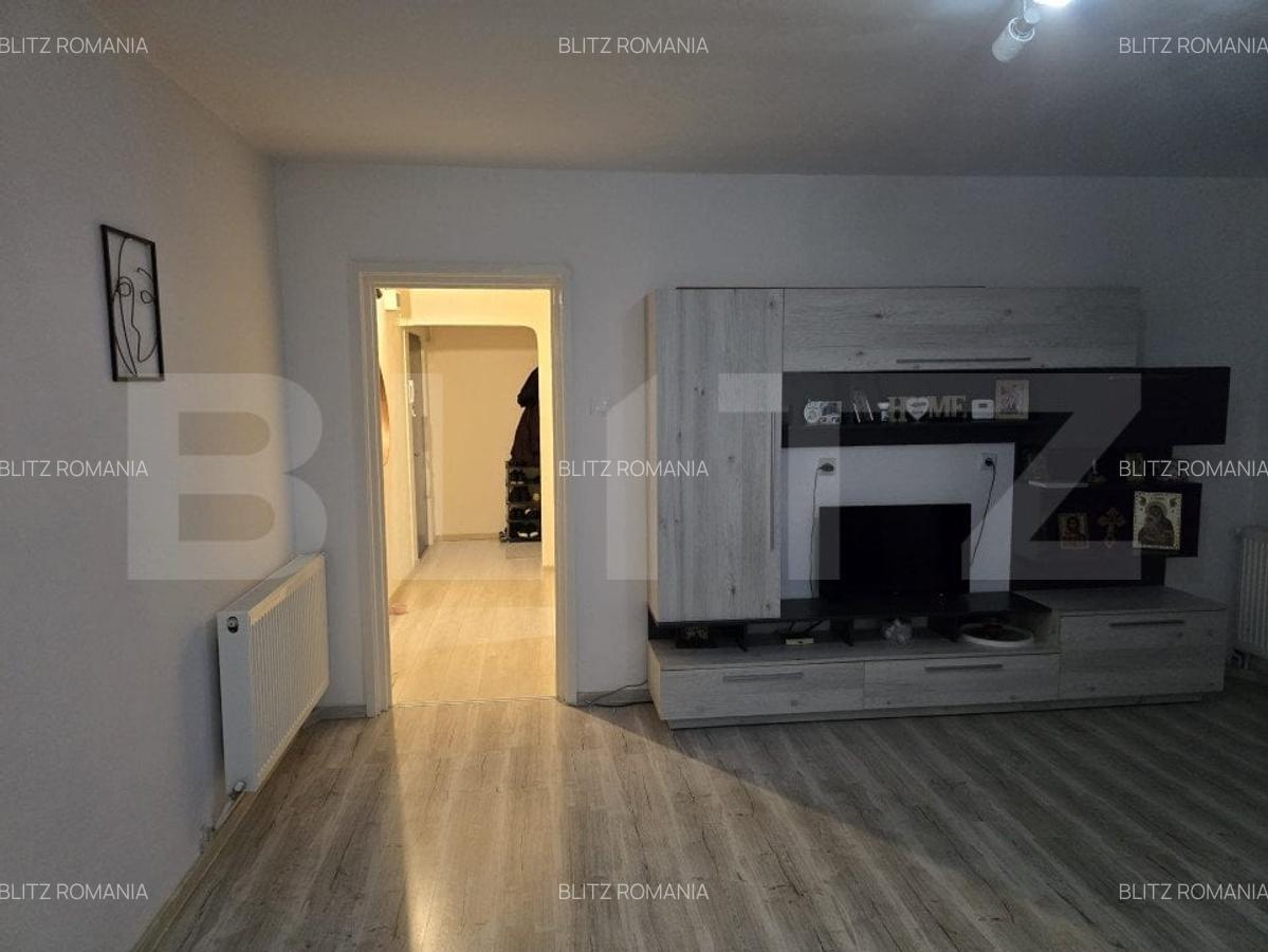 Apartament de vanzare cu 2 camere, 57 mp, zona Micro 16 - 5
