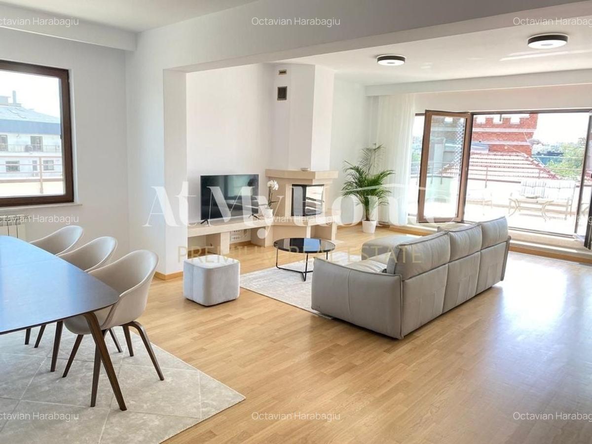 Penthouse superb, spatios cu 5 camere, mobilat partial, 3 parcari, terasa 157mp - 2
