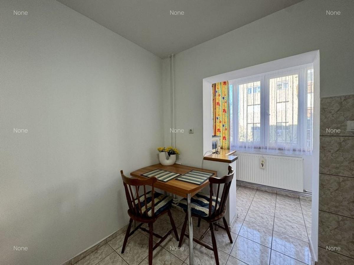 Apartament decomandat renovat cu 2 camere, zona Soarelui - 9