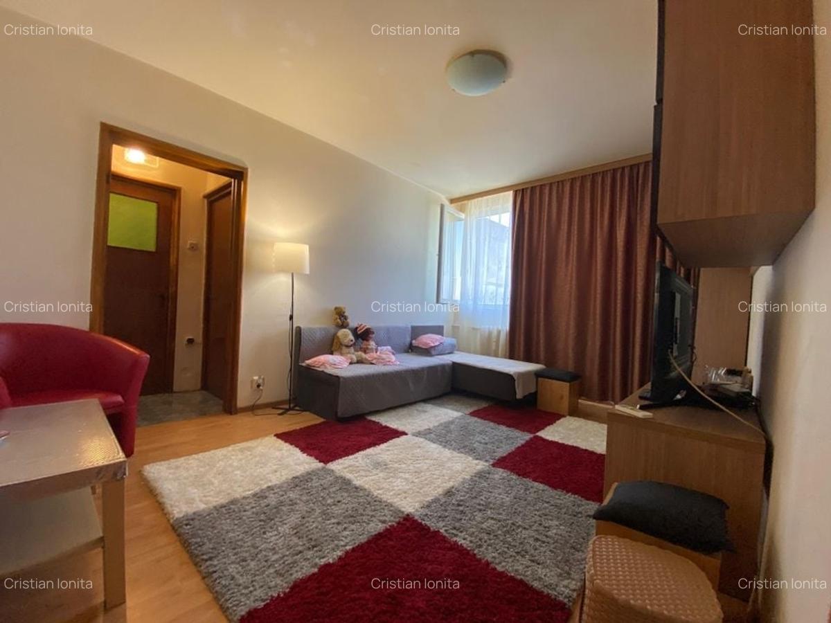 Apartament cu 3 camere semidecomandat în Drumul Taberei - 2
