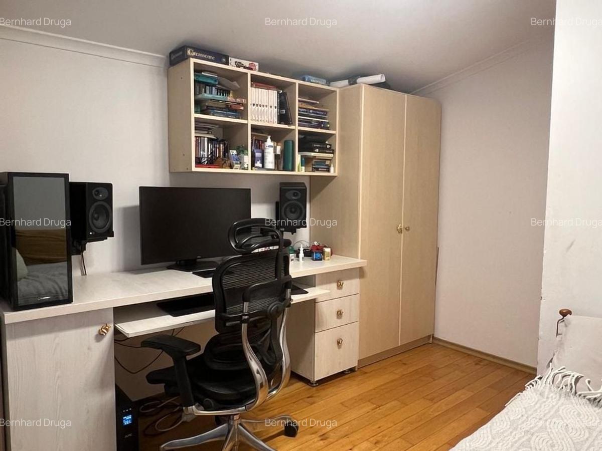 Refugiu Elegant lângă Lac – Vilă Mobilată Integral, la Doar 20 km de București - 12