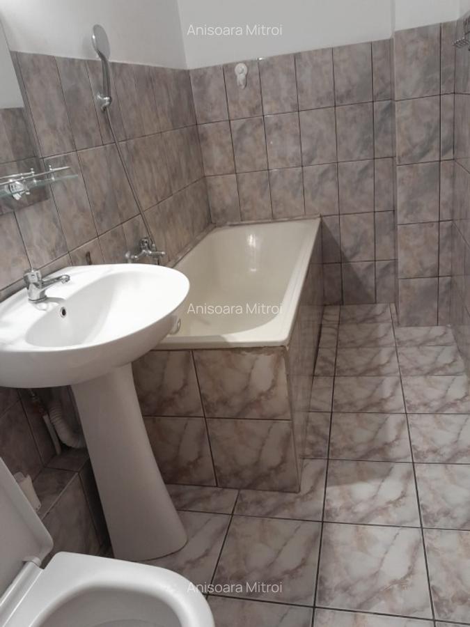 Închiriere Apartament 3 camere, decomandat, 76mp, etaj 1,bloc reabilitat - DIREC - 9 Închiriere Apartament 3 camere, decomandat, 76mp, etaj 1,bloc reabilitat - DIREC - 9