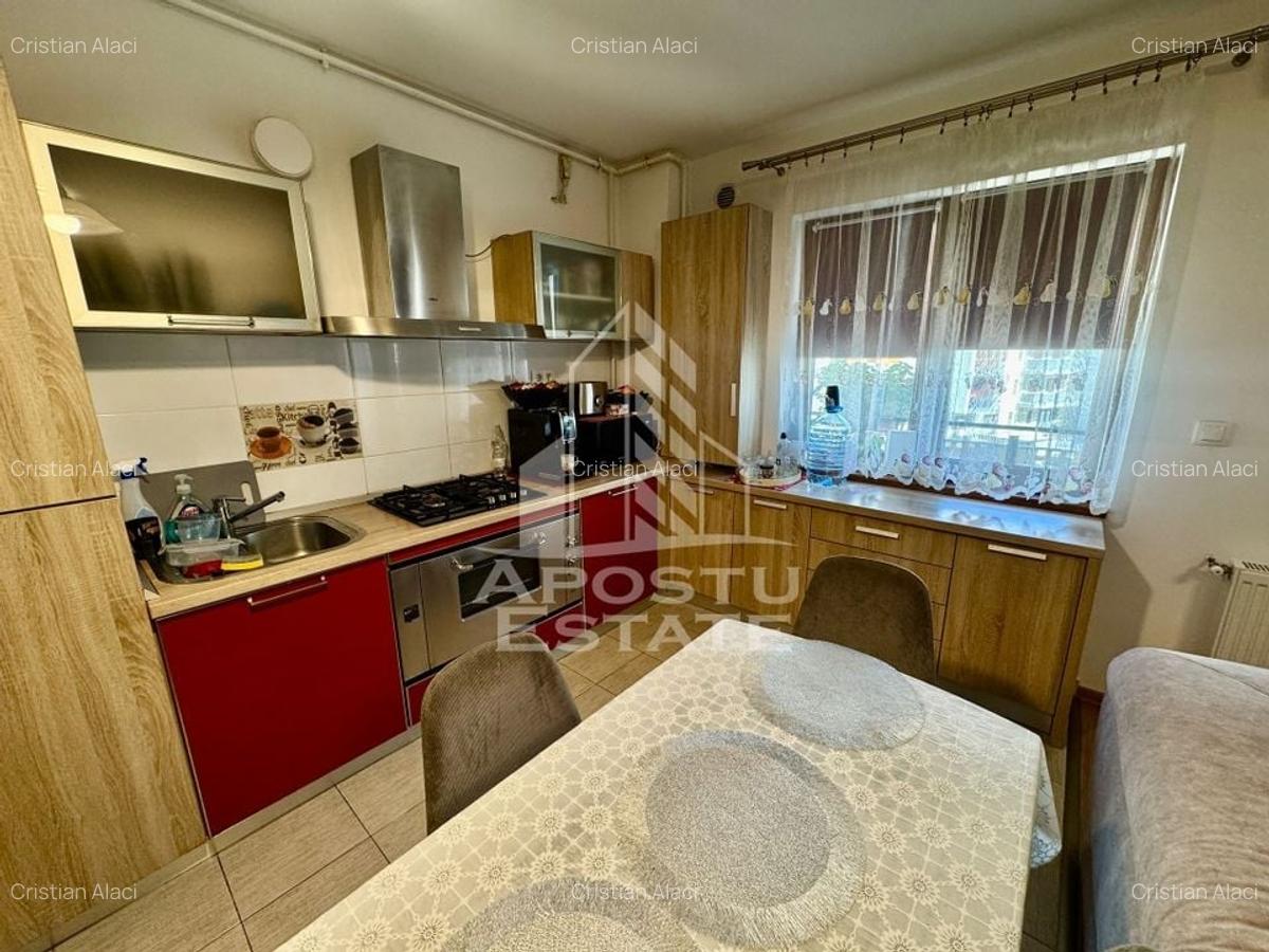 Apartament cu 3 cmarere, 2 locuri de parcare, zona Torontal - 3
