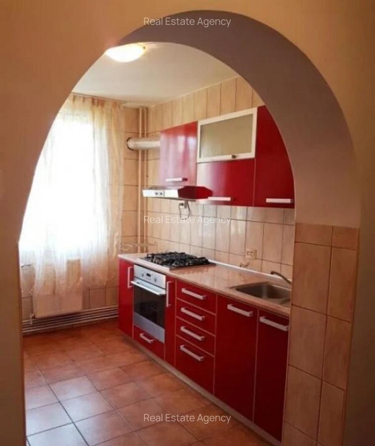 2 camere in zona Cetatii - 3