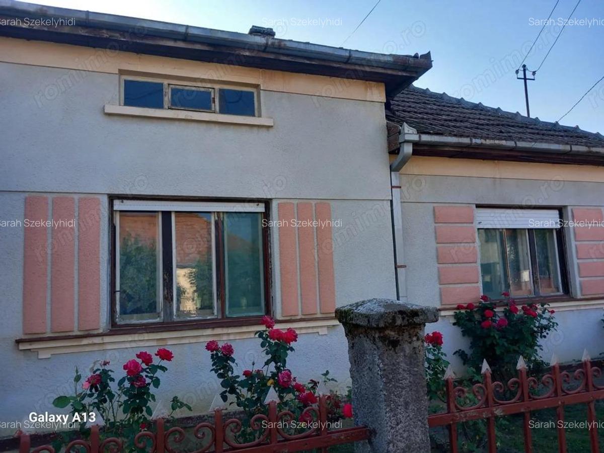 BRASADAS vinde casa 3 cam. zona Unirii teren 550mp. - 1