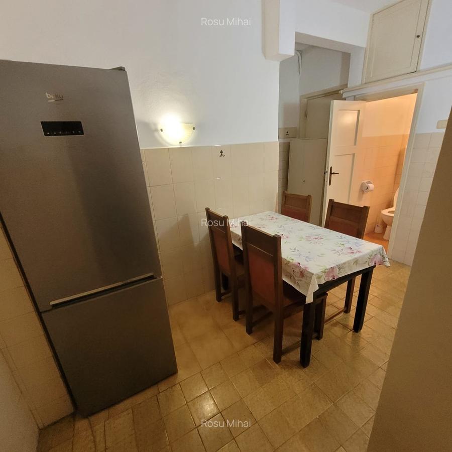 Universitate, Intercontinental, Blocul Roșu - 13