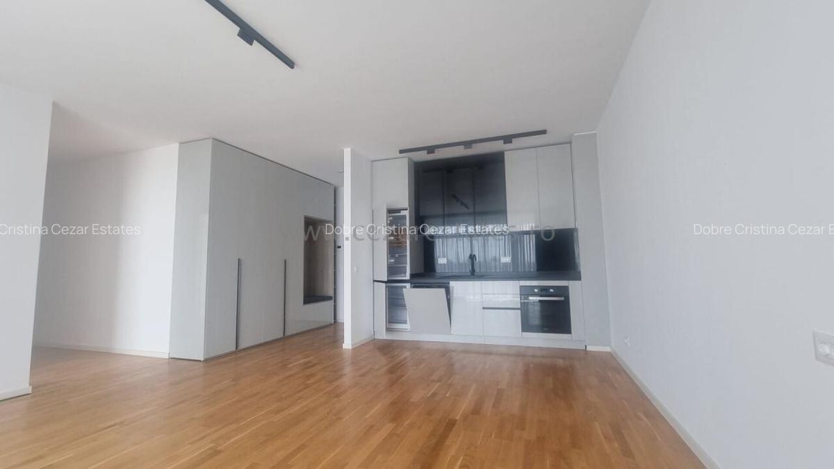 Apartament cu 4 camere decomandat în Băneasa - 7