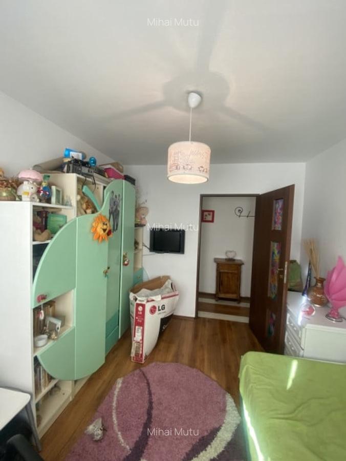 Vanzare apartament 3 camere Etaj 1 Tractorul Brasov - 7
