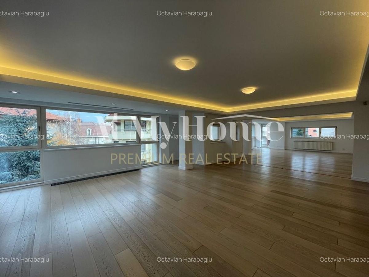 Apartament foarte spatios cu 6 camere, partial mobilat, 2 parcari, langa PARC - 2