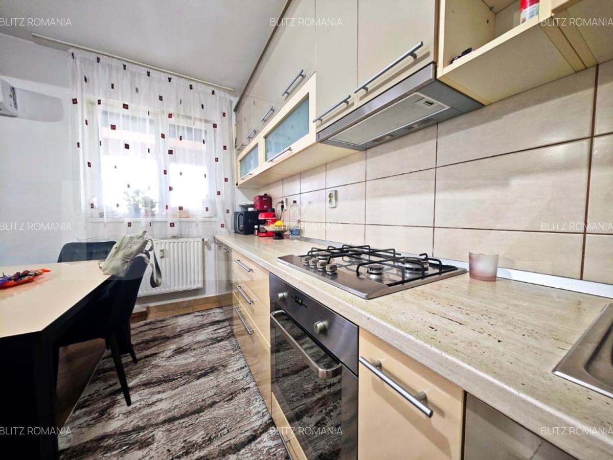 Nufarul-Apartament 72 mp, modern 3 camere, 2 bai, balcon cu panorama - 2