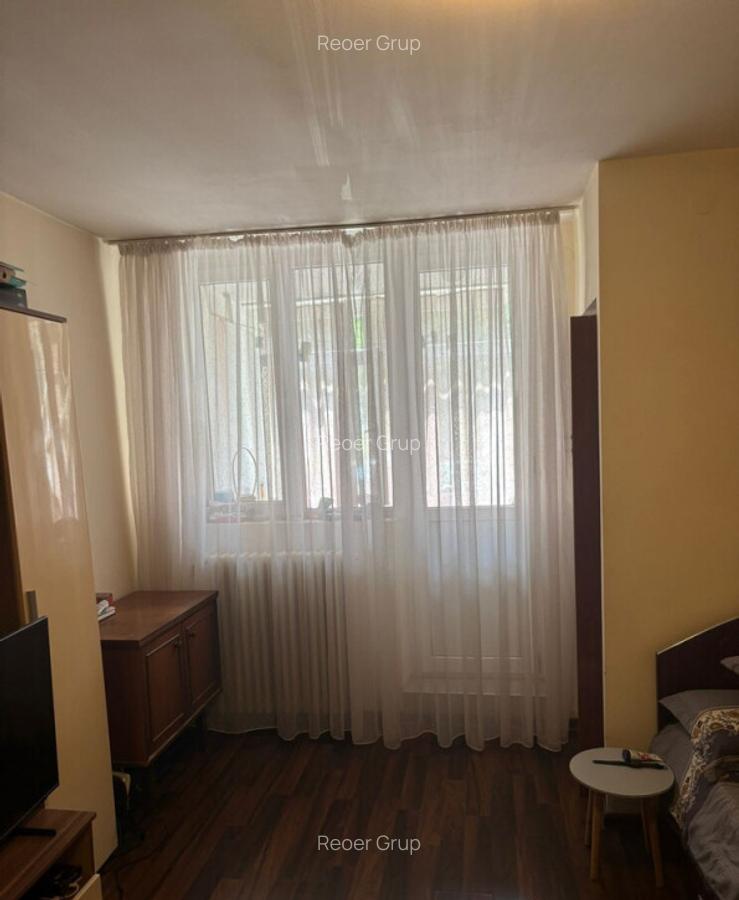 DEMOCRATIEI - gars.cf1,sd,p/4 cu balcon,G,F,T - 38900 euro - 3