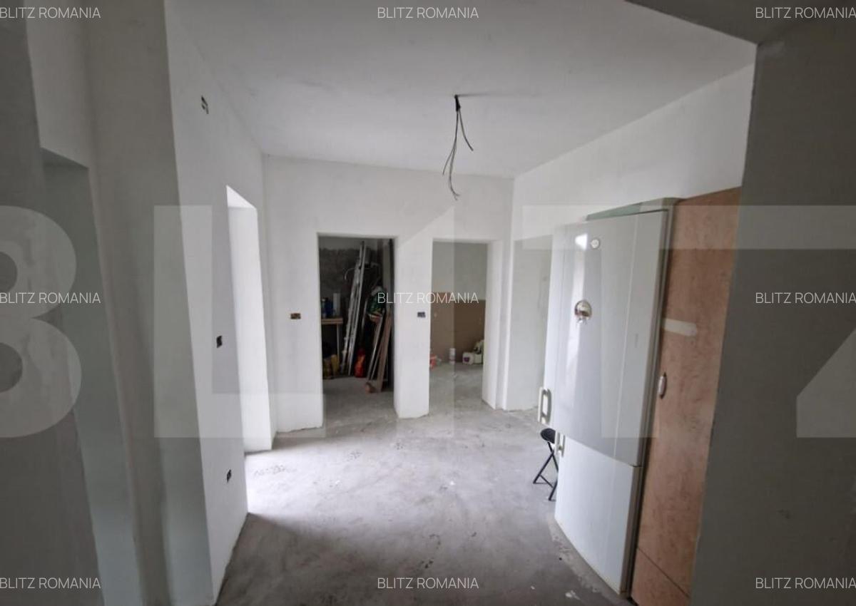 Casa semifinisata situata central in municipiul Dorohoi - 2