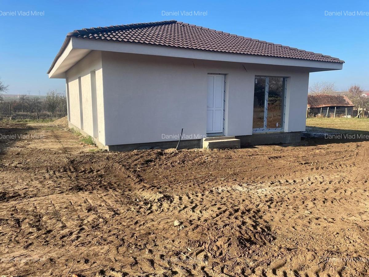 Casă individuală de vânzare – Petrovaselo (la cheie)-comision 0% - 14