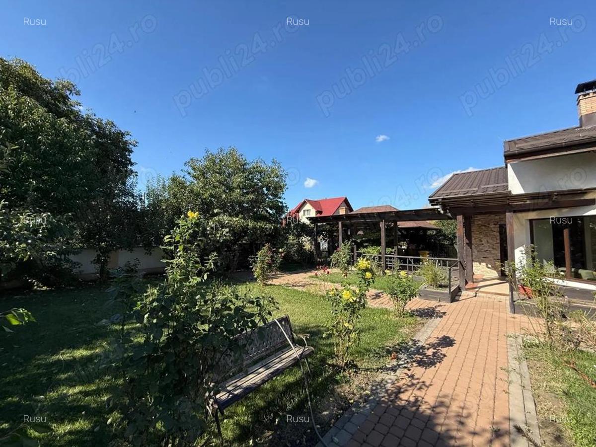 Proprietate Deosebita in Radauti . Casa de vanzare cu 1000mp2 teren direct proprietar Comision 0% - 9