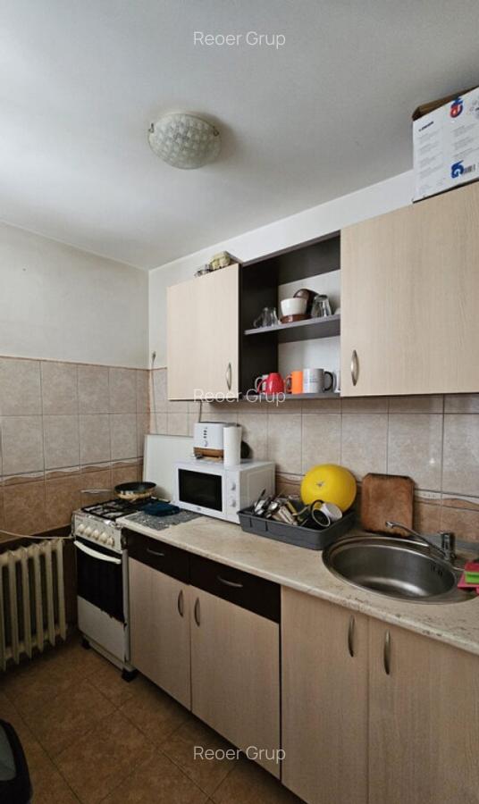 DEMOCRATIEI - gars.cf1,sd,p/4 cu balcon,G,F,T - 38900 euro - 13