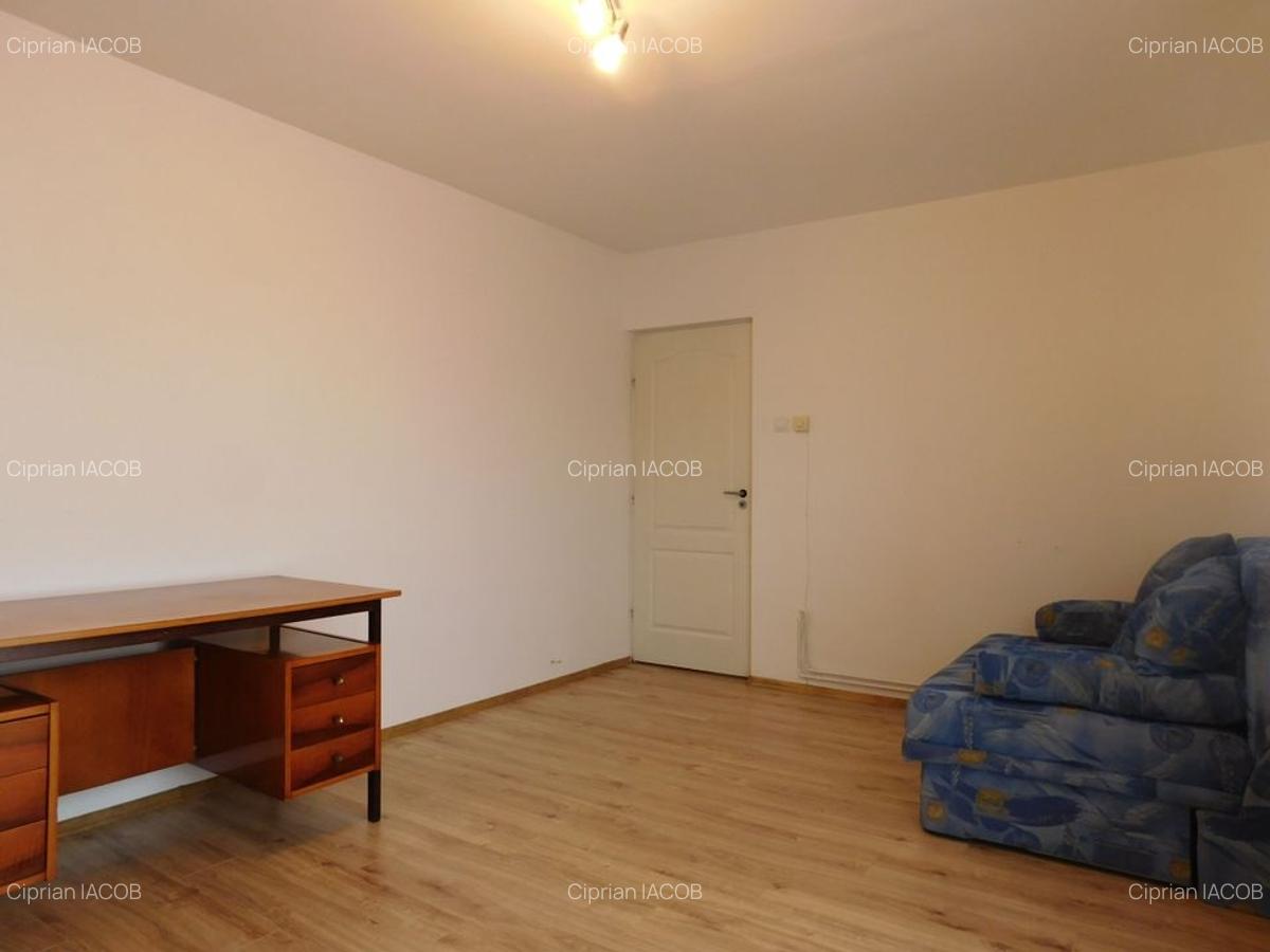 De închiriat apartament 2 camere decomandat, Zorilor - 4