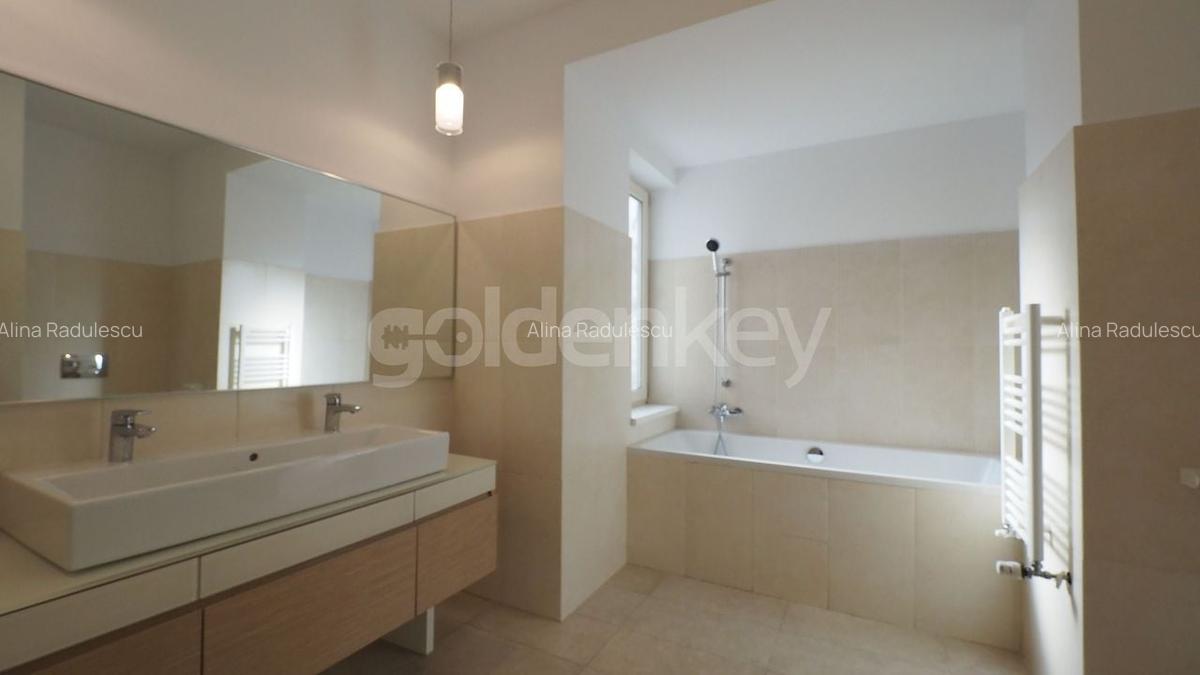 Apartament cu 6 camere decomandat în Herăstrău - 9