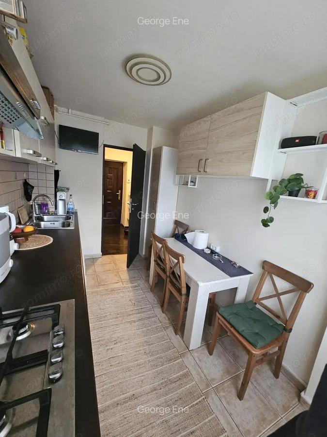 Apartament 3 camere vanzare zona 13 Septembrie stradal etaj 3 - 9