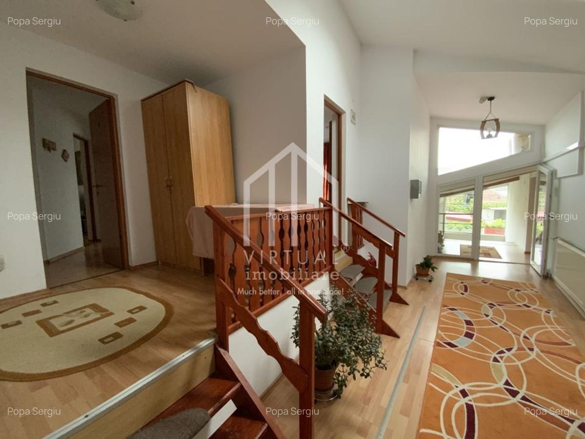 Casa individuala cu 8 camere, teren 360 mp, garaj, pod - 12