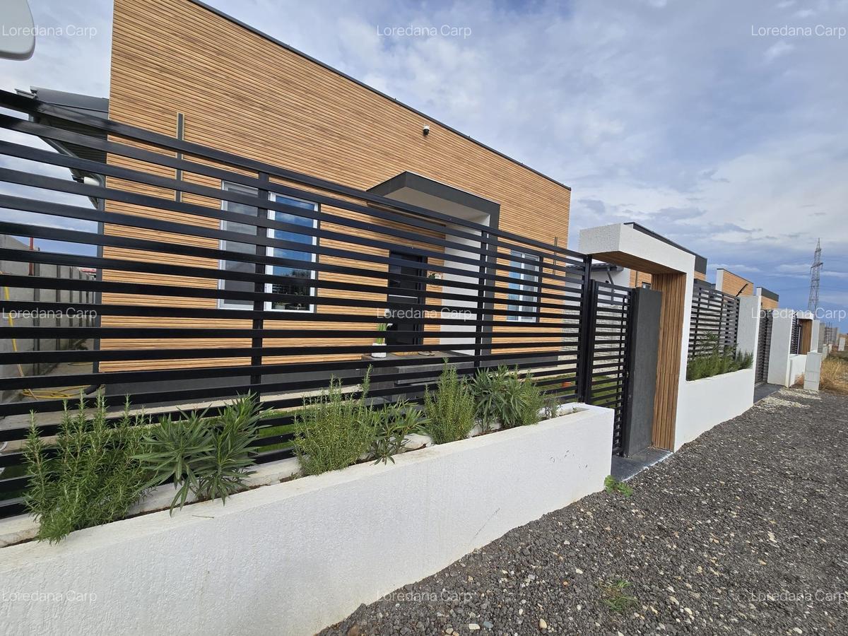 Casa partere - 4 camere - 2 bai - 412mp teren - beci -10 min de RTB - 2