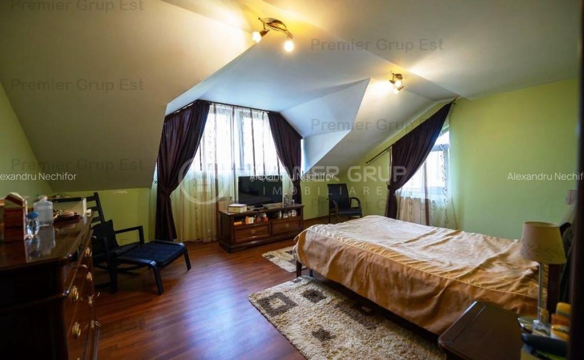 Casă cu 5 camere în Central - 9