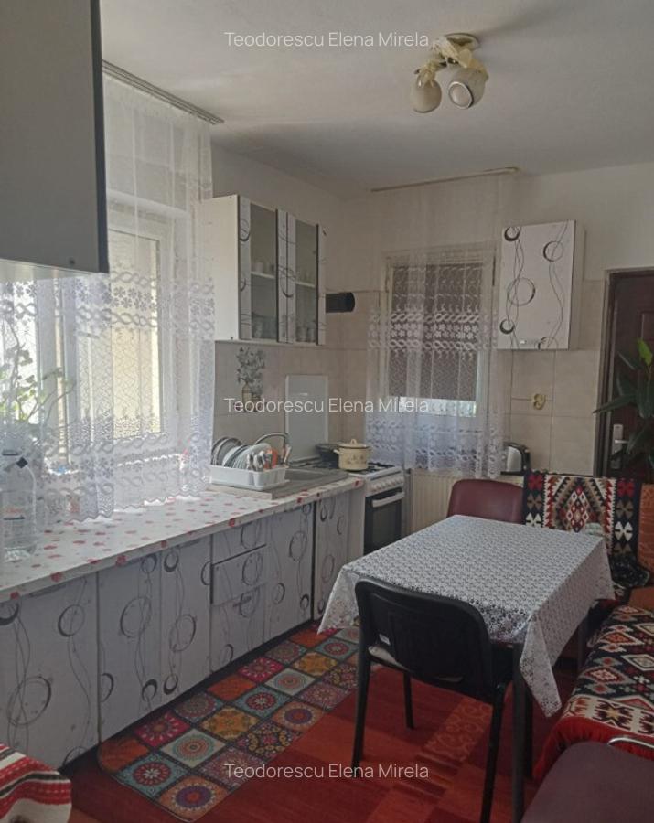 2 case in aceea?i curte Smardan, Galati - 13