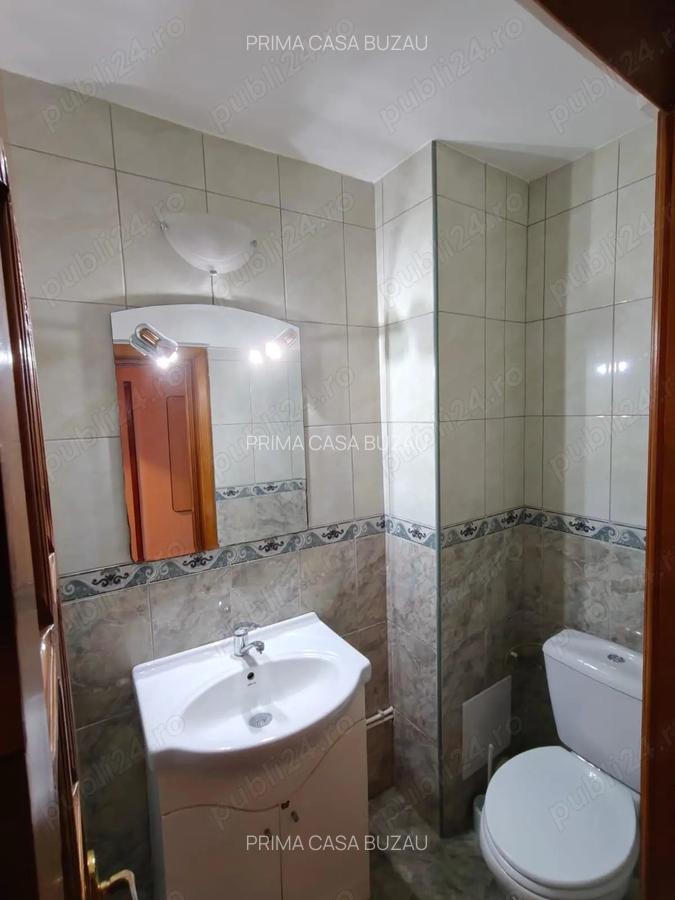 Apartament cu 3 camere zona ultracentrala Bazar confort 1 Etaj 3 S=88mp Pret: 92.000 euro - 16