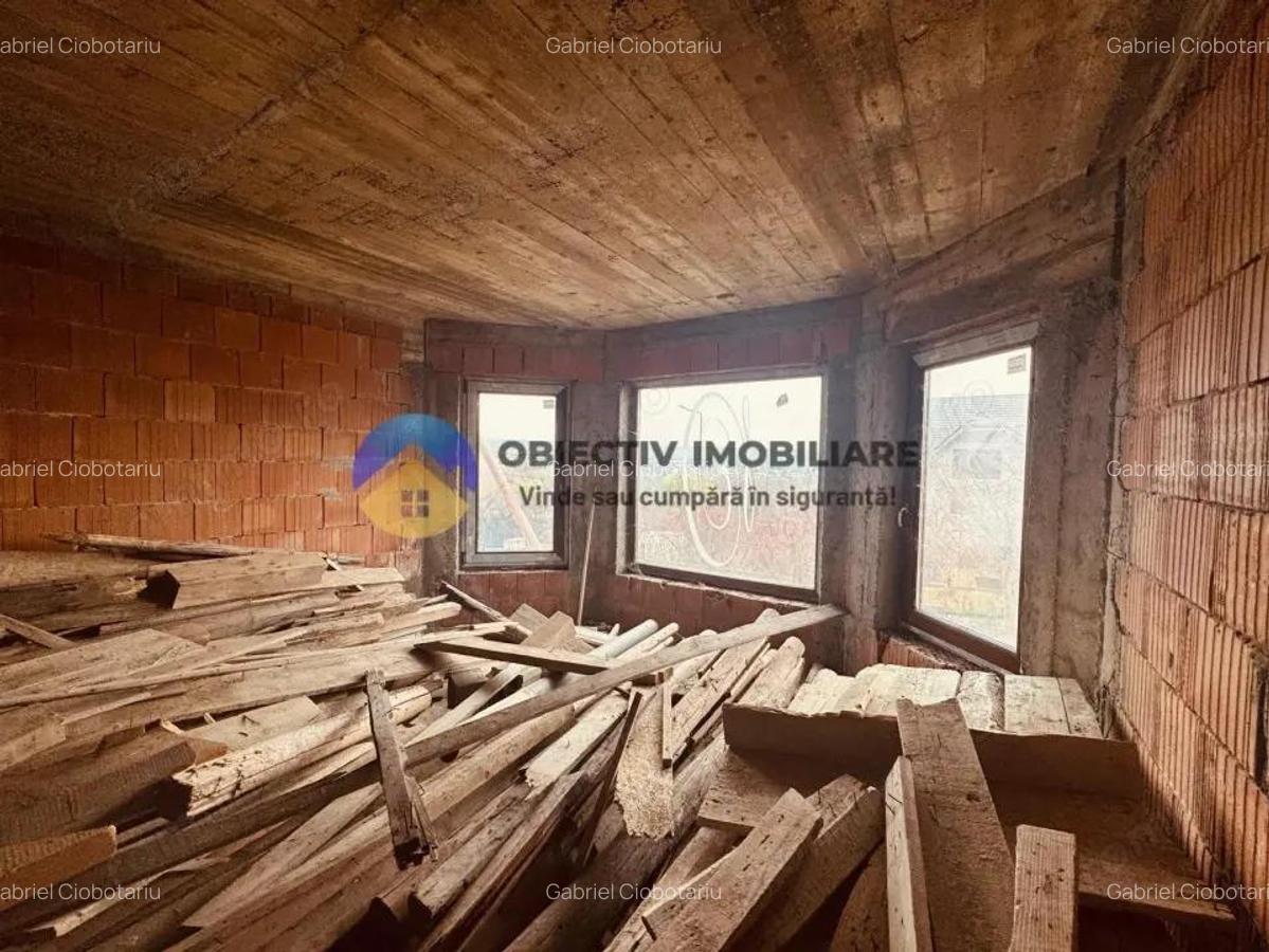 Vila la rosu + teren 500 mp de vanzare Zona Fermelor - 13