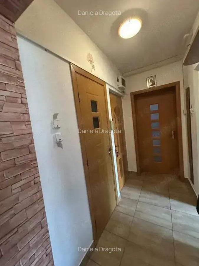 Apartament 3 camere decomandate zona Tractorul - 4