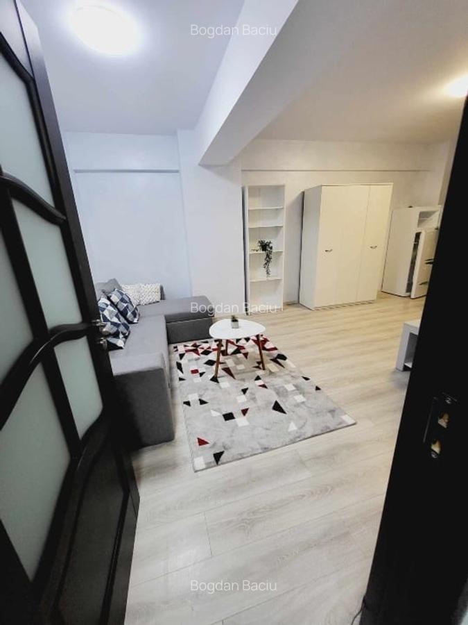 PF inchiriez Ap cu 2 camere Copou lg Royal Town - 5