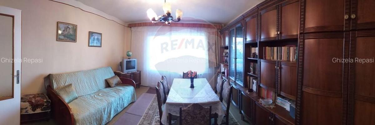 Apartament cu 4 camere la etajul 1 de vanzare in zona Iosia - 1