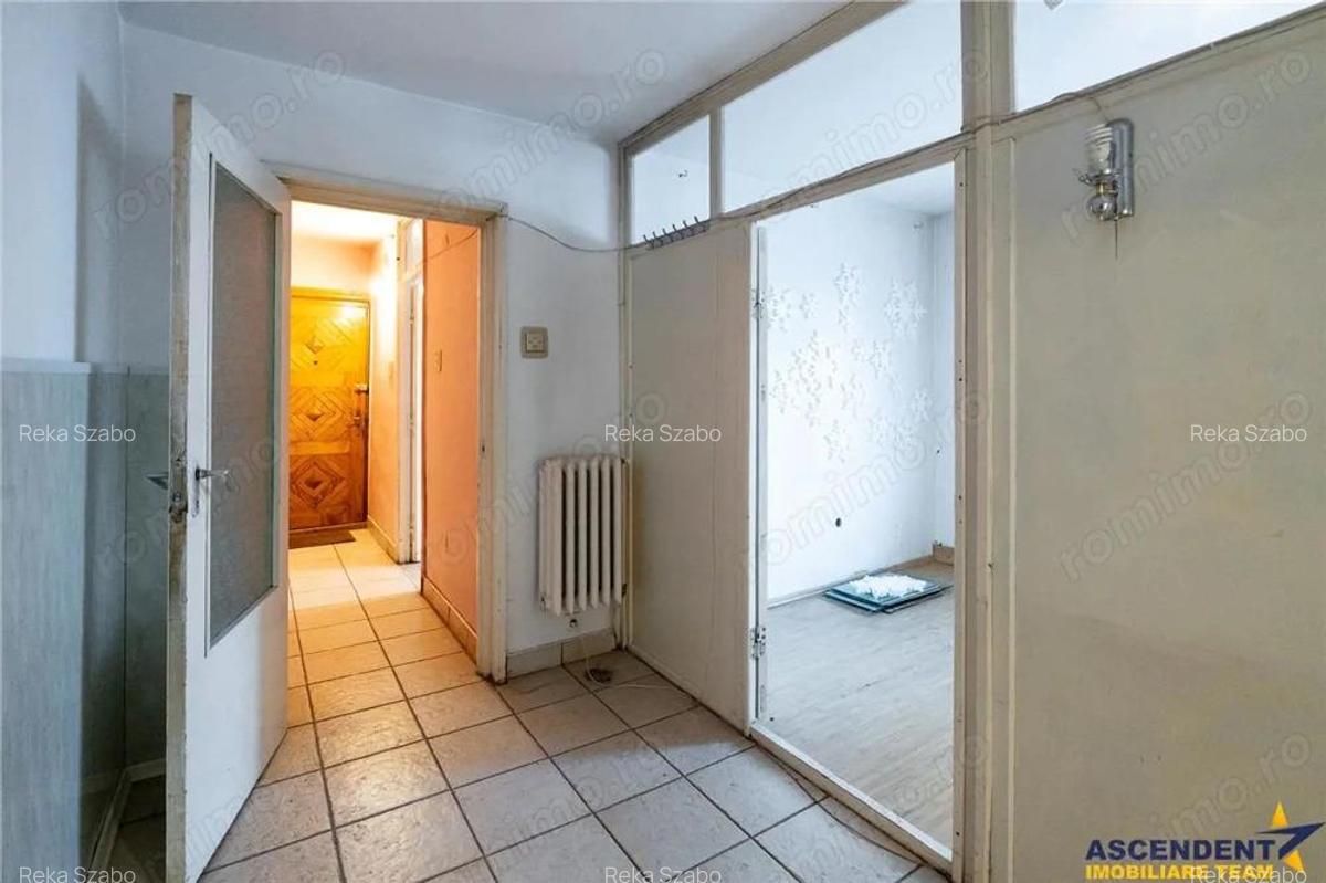 FILM! Targu Secuiesc,2 camere,partial renovat,recomandat:locuinta activitati profesionale - 1