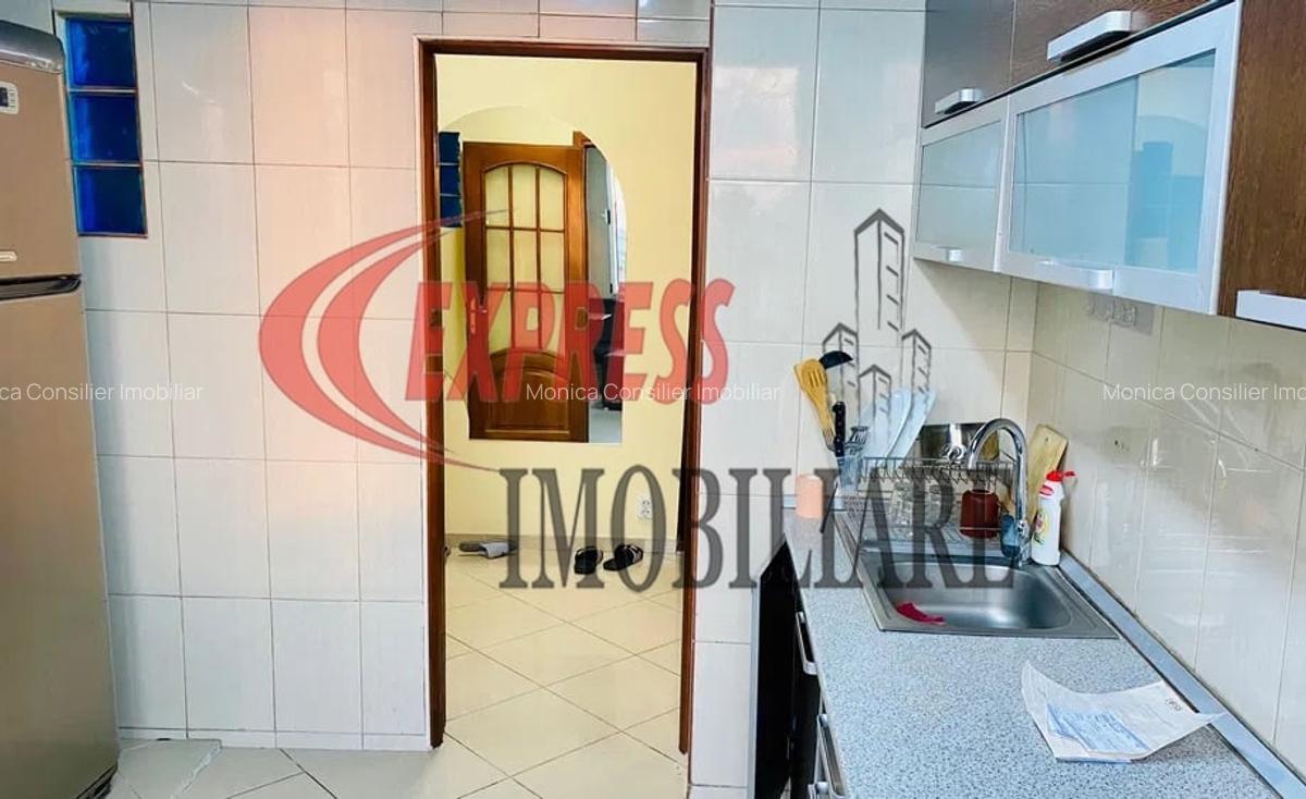 Apartament cu 4 camere decomandat în 1 Decembrie 1918 - 2