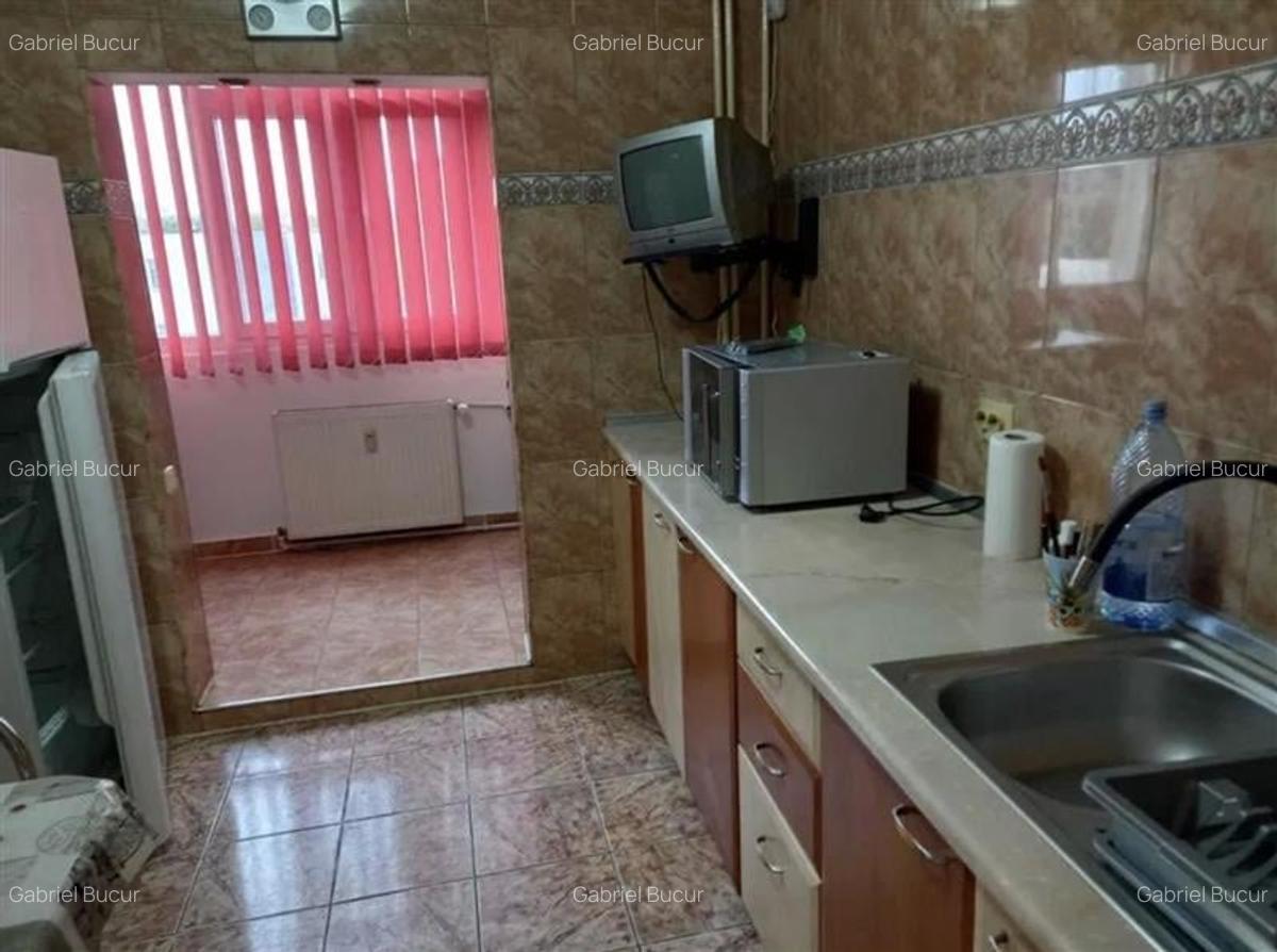 Inchiriere Apartament 3 Camere Semidecomandat Sos.Berceni - 8