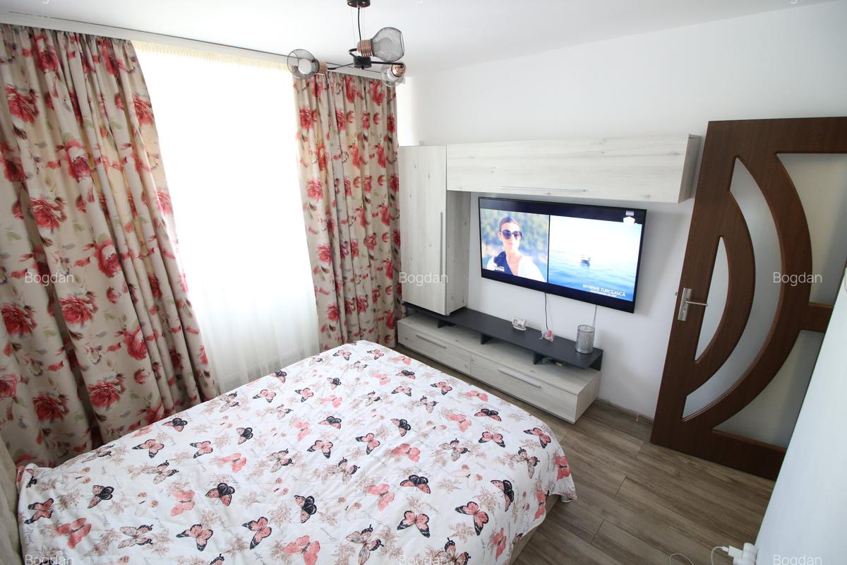 Ap. 3dec. Micro 17, etaj 3, renovat, mobilat si utilat - 13