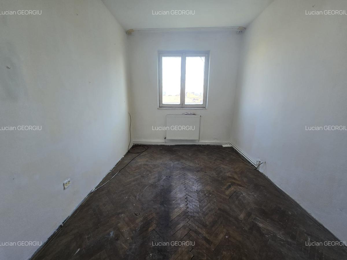 Bd. Cetatii, 3 camere, etaj III - 7