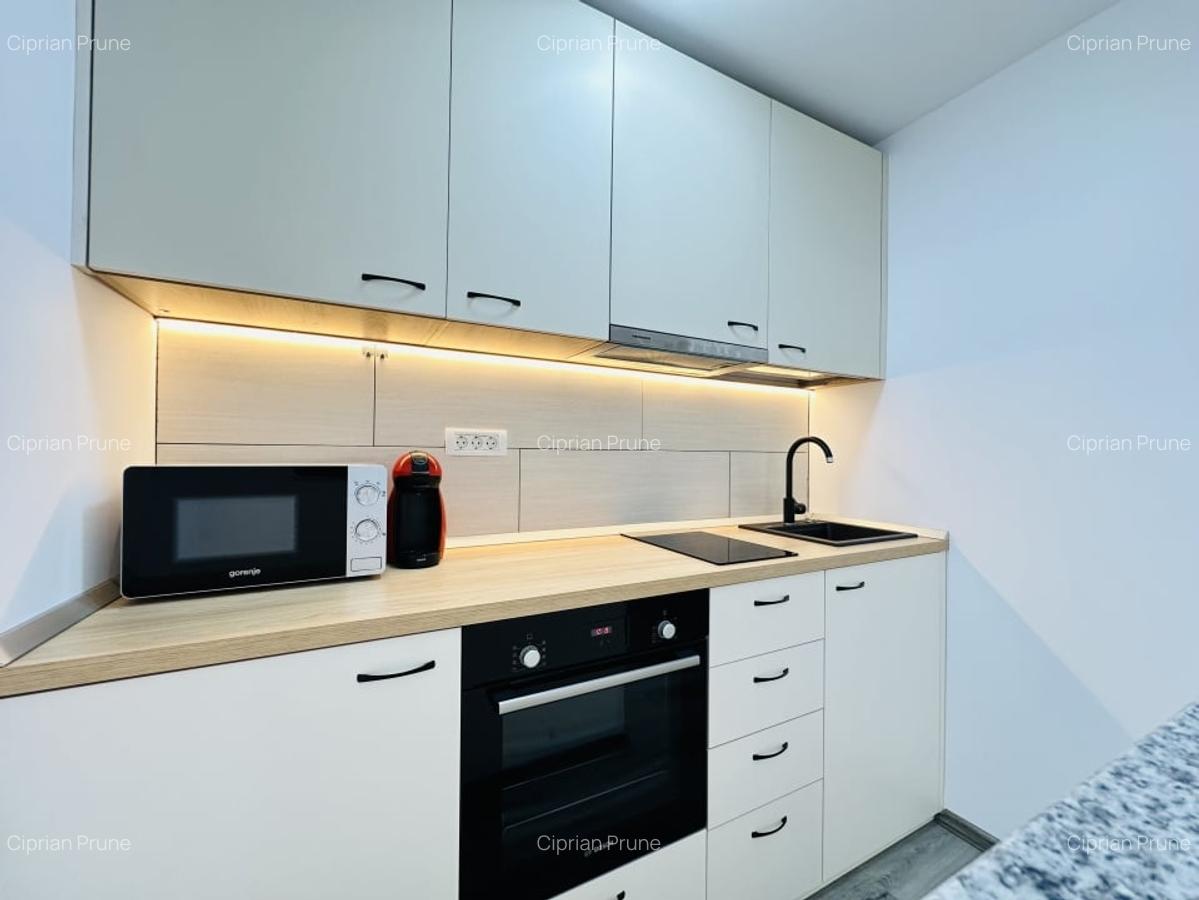 Prima inchiriere - Studio modern, vedere superba spre oras | Com 0% - 14