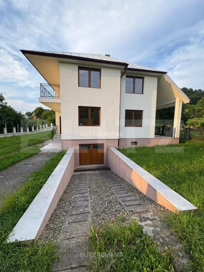 Casa de vanzare, cu 4 camere, 180 mp 1300mp teren Valea Ghinzii - 2