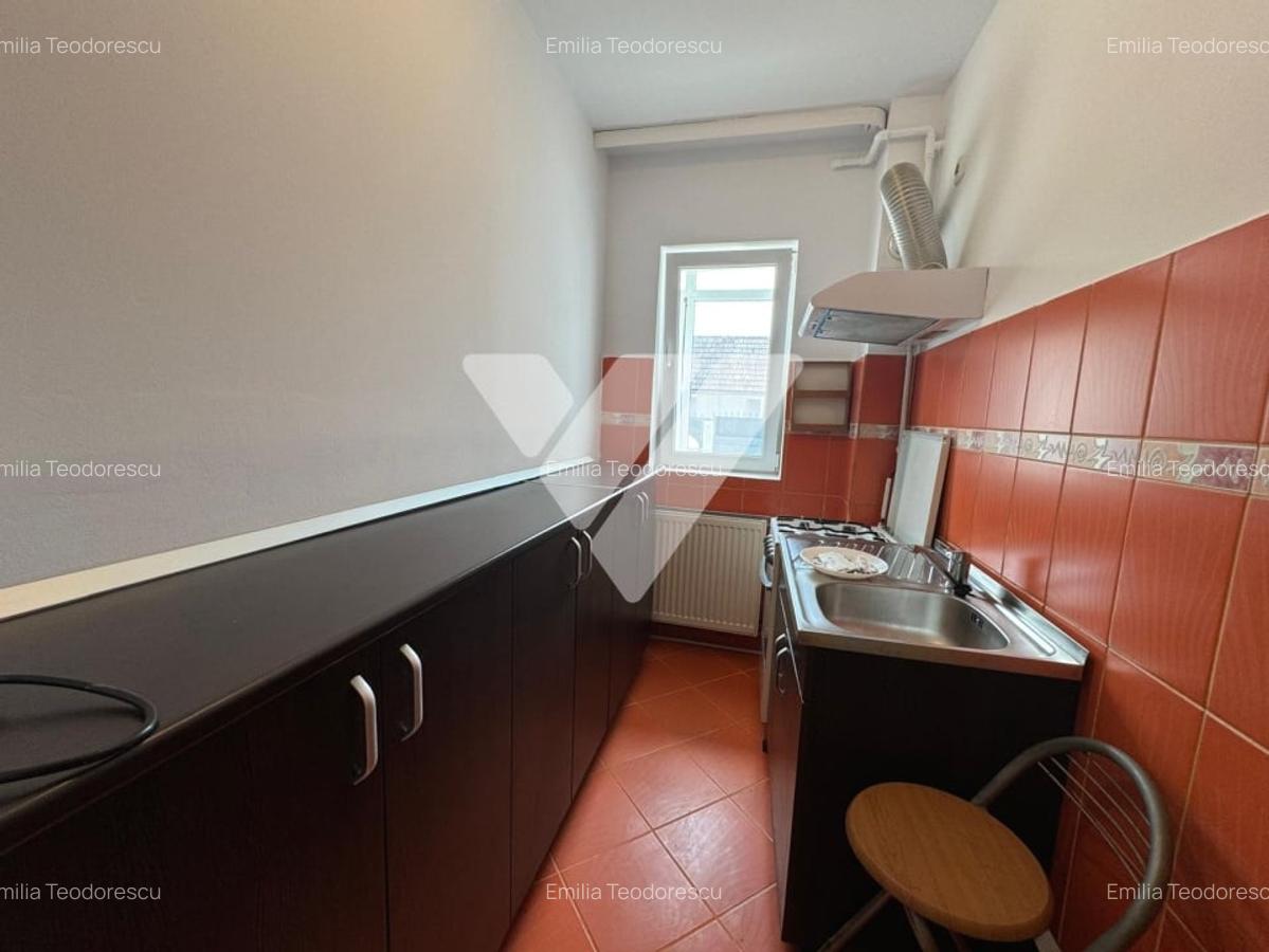 Apartament 2 camere decomandat cu 2 balcoane - Parter Calea Poplacii - 6