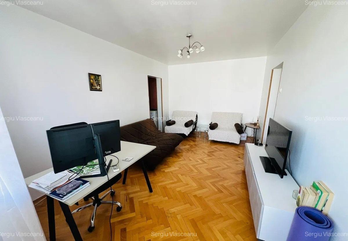 Apt 2 camere semidecomandat - 99.000 eur - 52mp - metrou Titan - 2