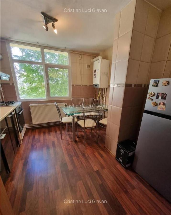 Apartament 4 camere et 1 str Bucuresti zona 700 - 5